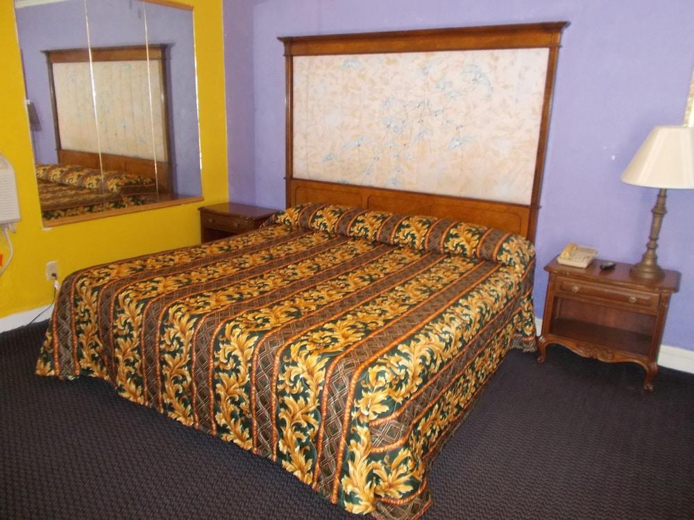 Hillside Motel photo 27
