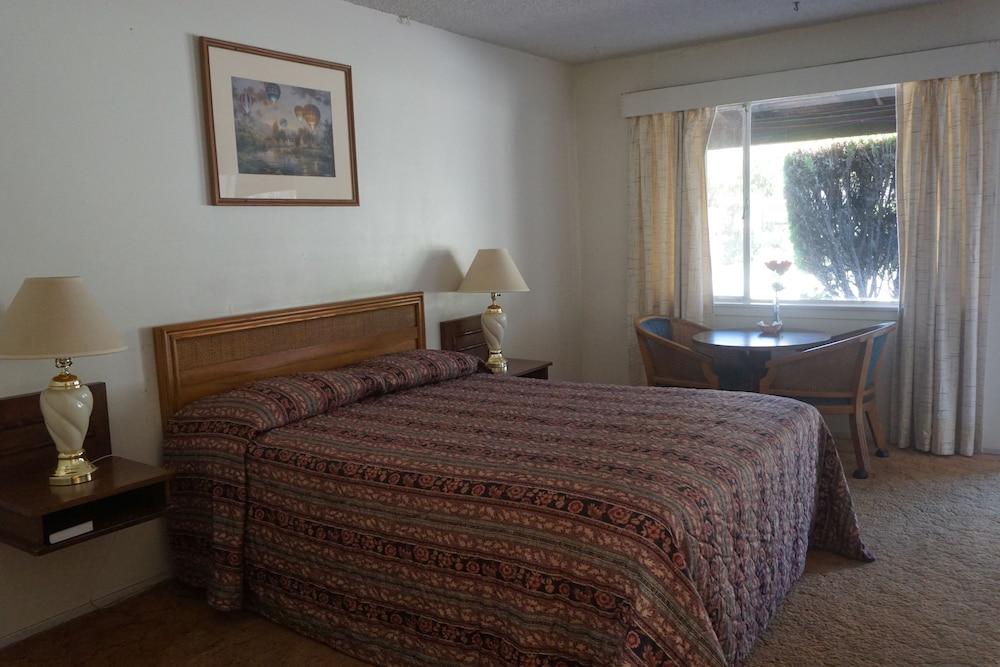 Blue Gum Motel photo 6