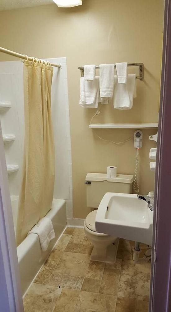 Park n Stay Inn photo 16