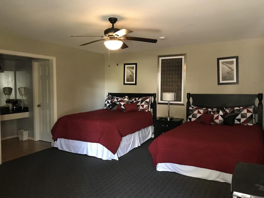 Columbia Lakes Resort Cottages photo 18
