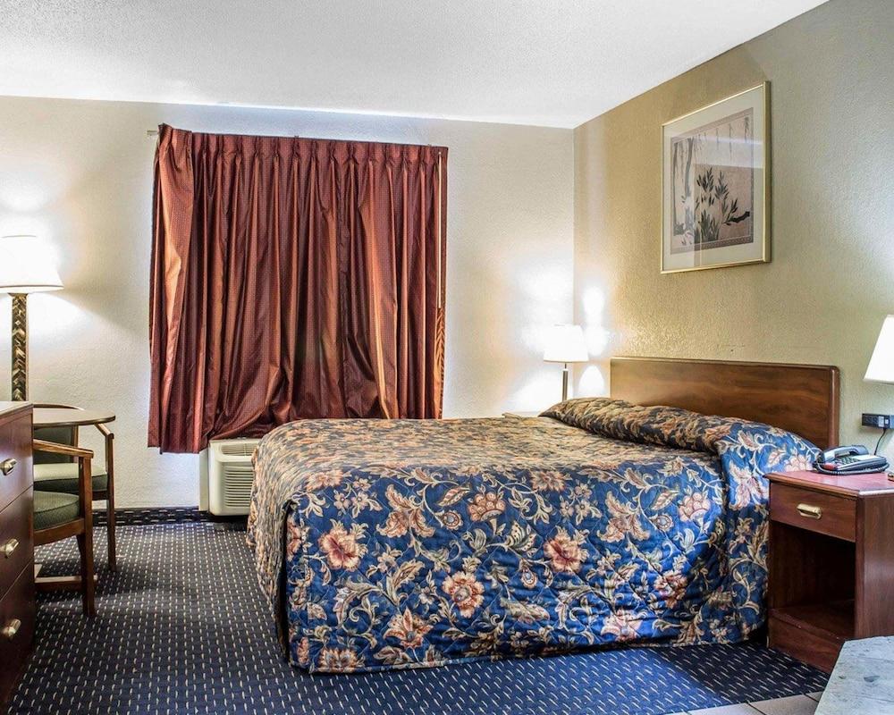 Econo Lodge Scranton near Montage Mountain photo 5