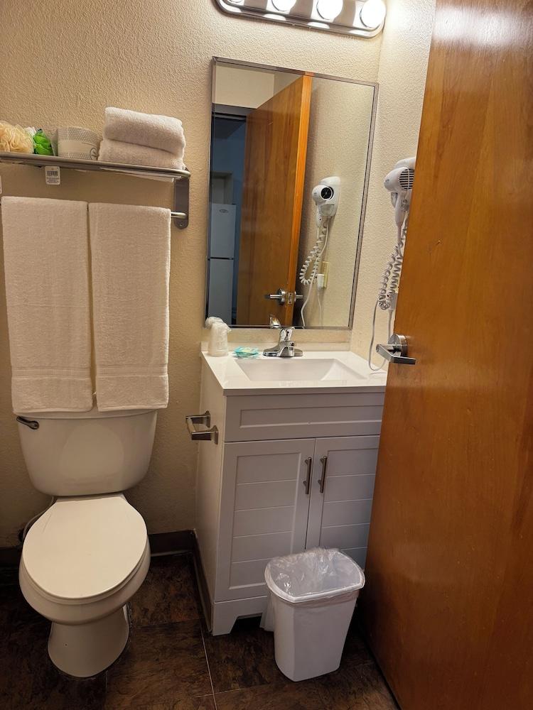 BEST STUDIO INN photo 16