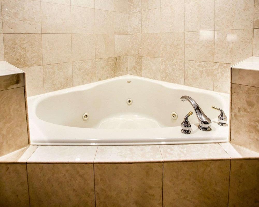 Comfort Inn & Suites Carneys Point - Pennsville photo 17