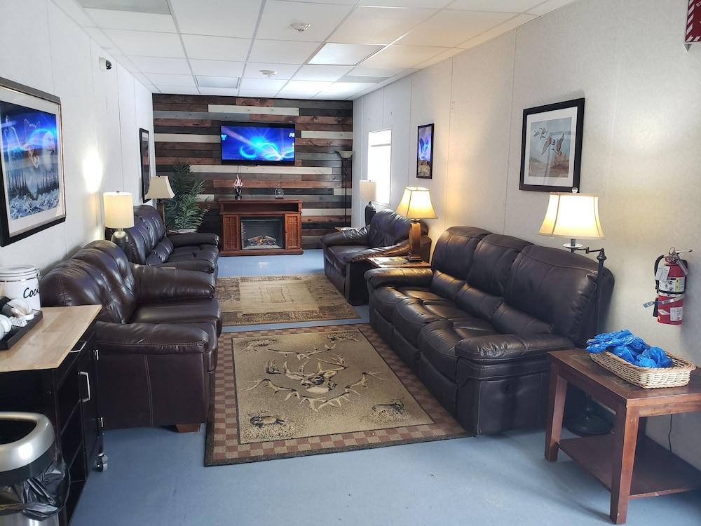 Target Hospitality-Williams County Lodge photo 2