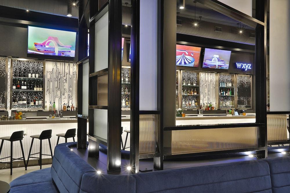 Aloft Chicago Mag Mile photo 2
