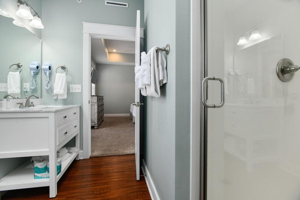 Bransons Nantucket photo 18