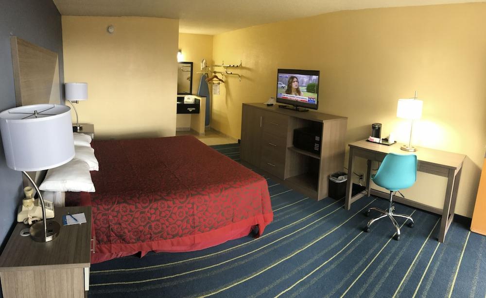 Days Inn by Wyndham Salem, Illinois photo 5
