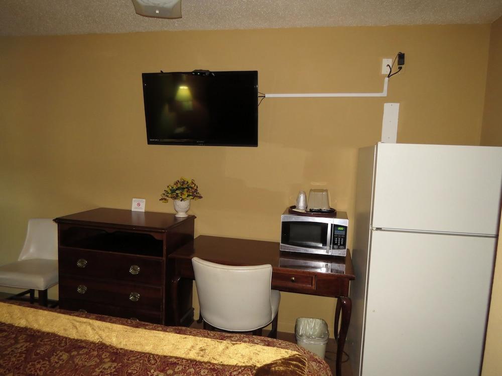 First Western Inn Caseyville photo 26