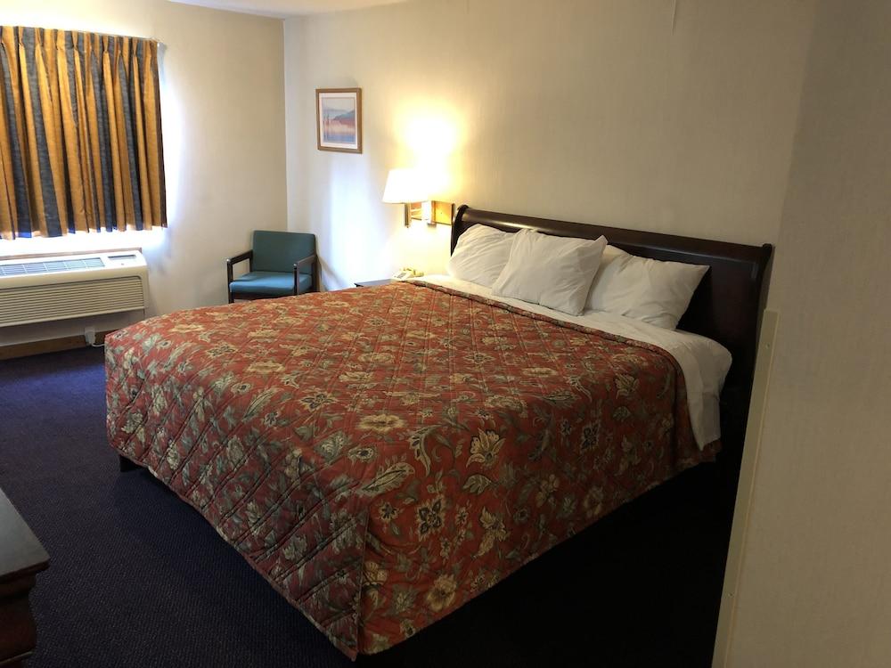 Denison Inn & Suites photo 22