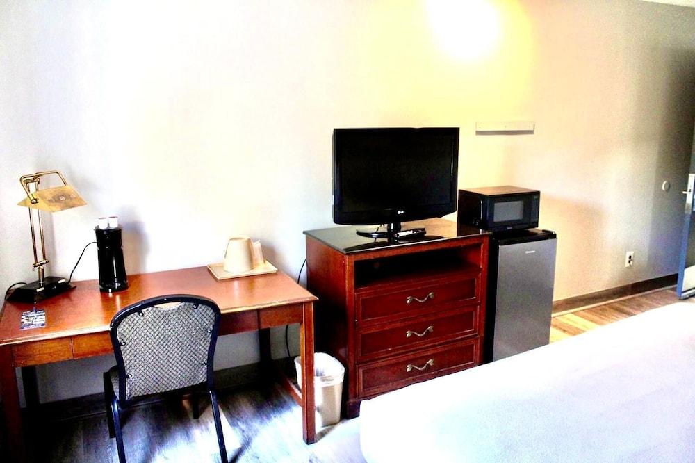 Raceway Inn photo 7