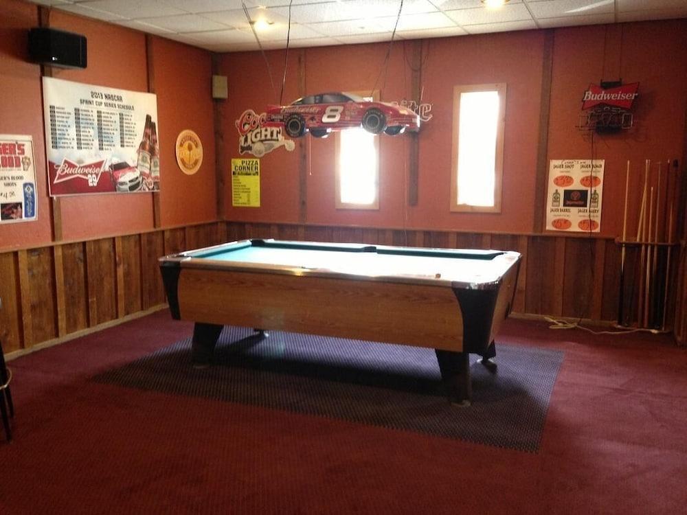 Cedar Inn photo 17