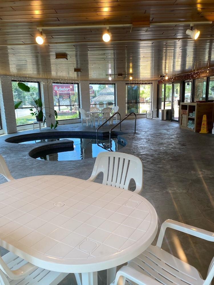Amber's Inn & Suites photo 11
