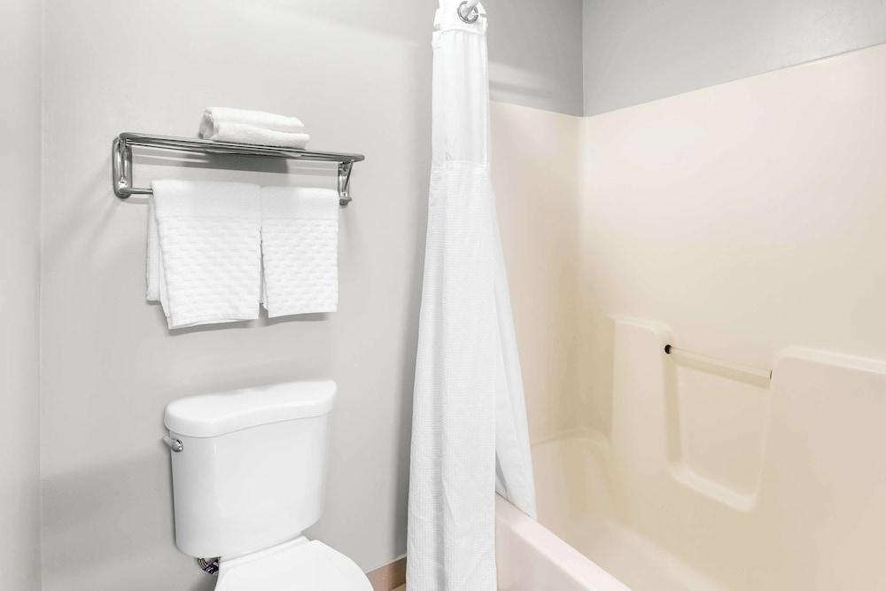 Best Western Oswego Hotel photo 24
