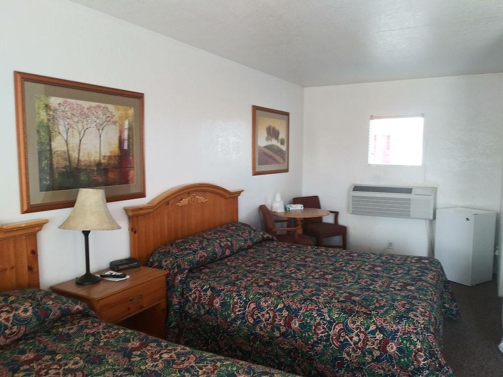 Circle S Lodge photo 34