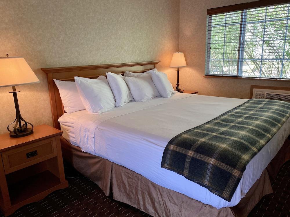 Cousins Country Inn photo 20