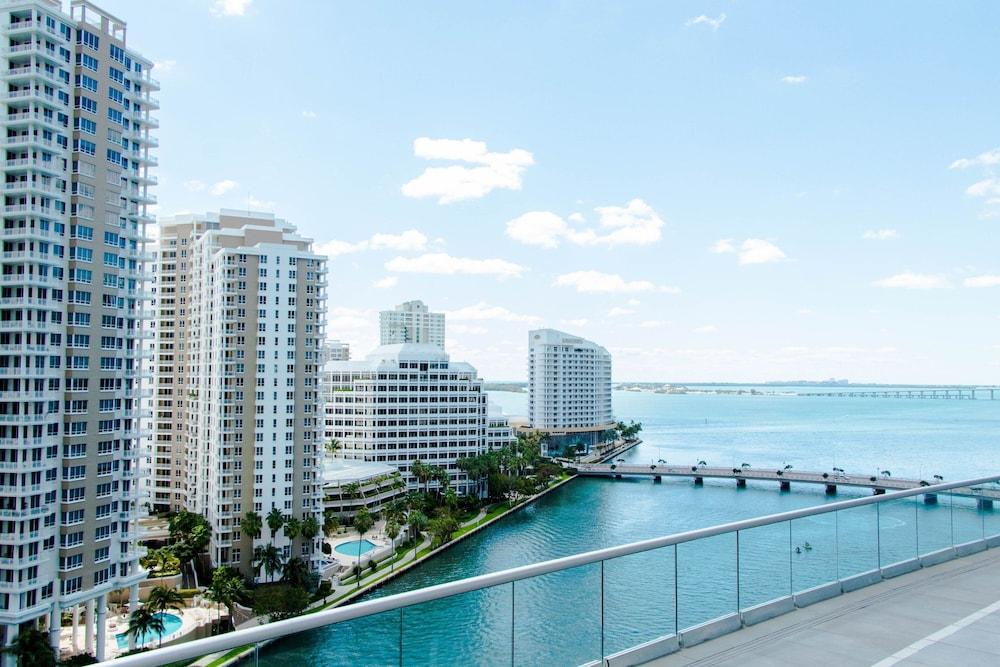 W Miami photo 42
