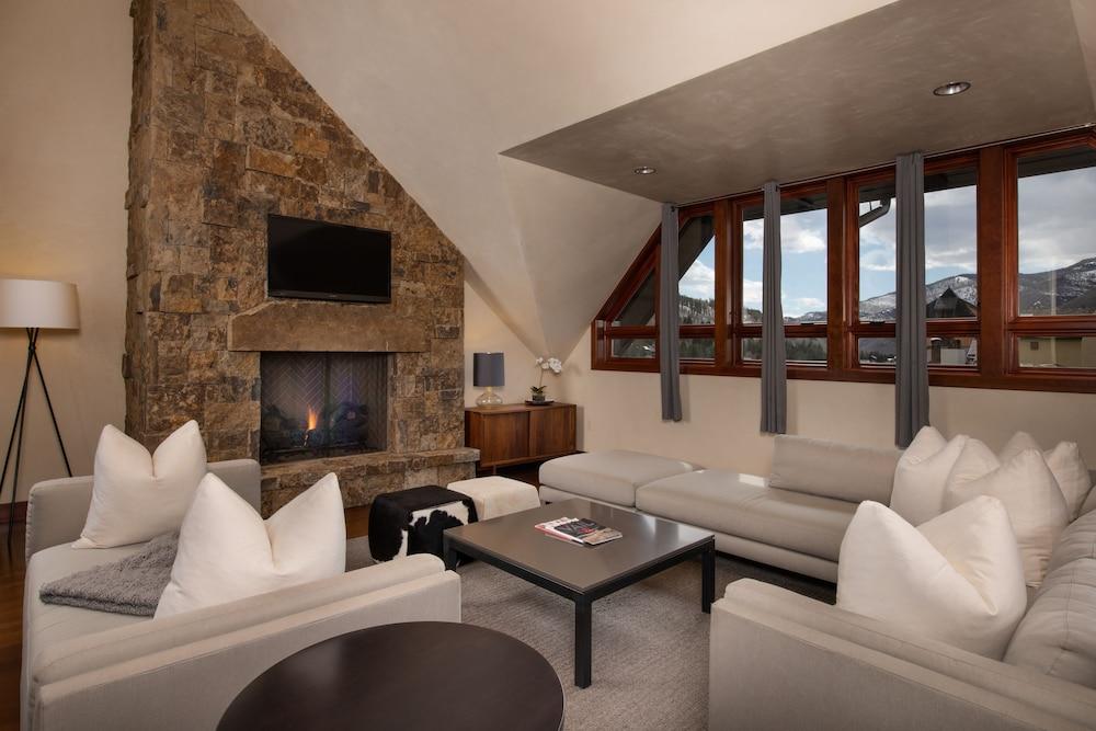Solaris Residences photo 56