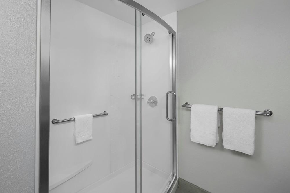 Courtyard by Marriott Tampa Oldsmar photo 23
