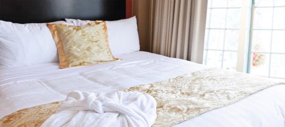 Red Carpet Motel photo 39