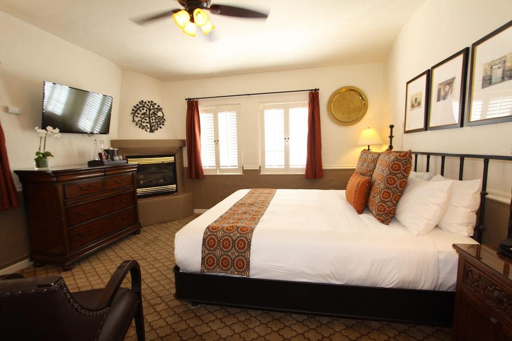 Cypress Inn photo 3