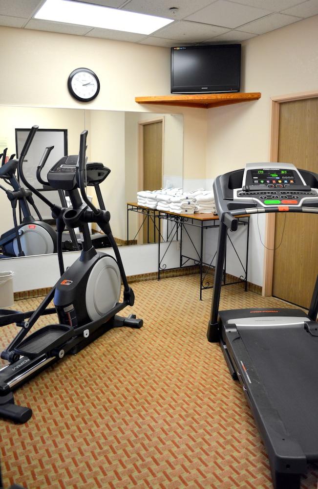 Quality Inn I-70 Near Kansas Speedway photo 37
