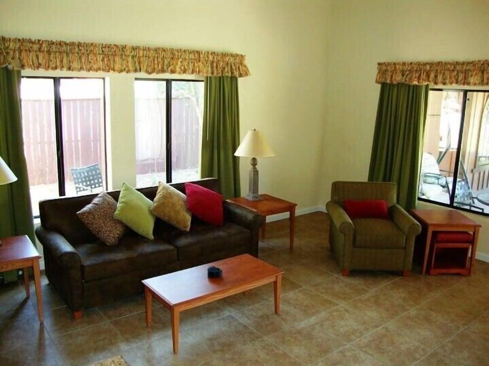 Roundhouse Resort photo 14