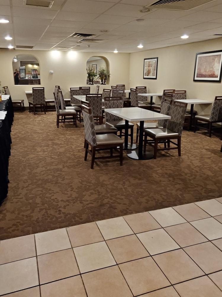 Pine Lake Resort and Banquets photo 4