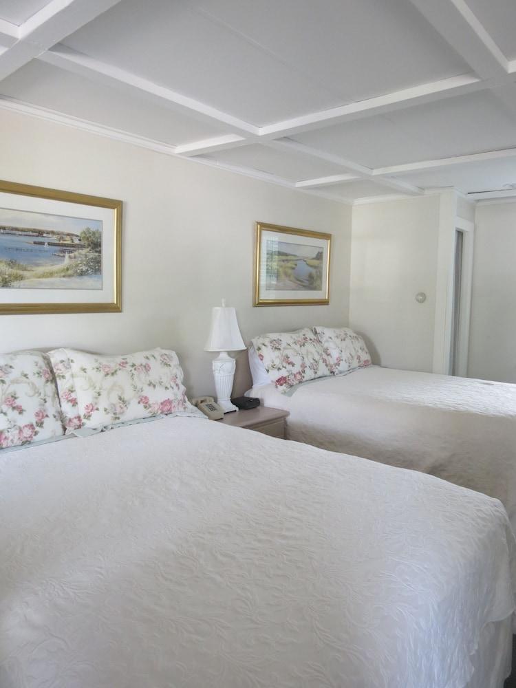 ShoreWay Acres Inn & Cape Cod Lodging photo 16
