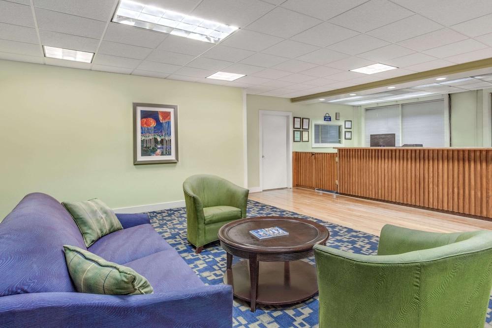 Days Inn by Wyndham Cullman photo 2