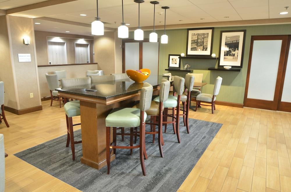 Hampton Inn Ft Payne photo 17