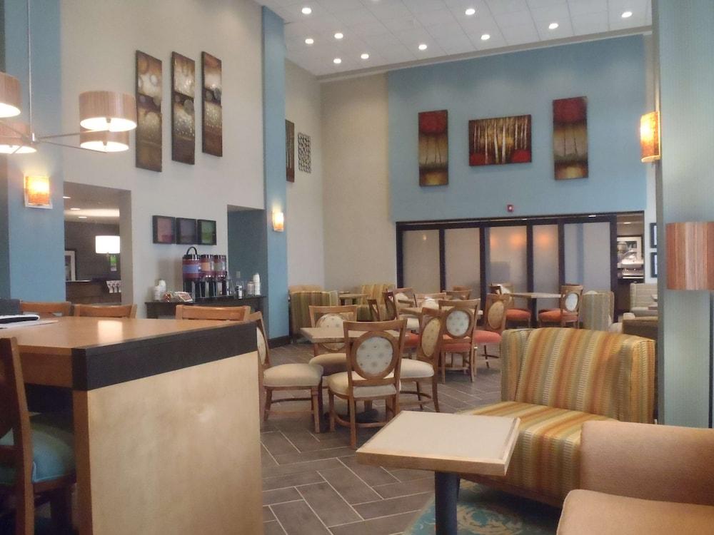 Hampton Inn & Suites Wiggins photo 3