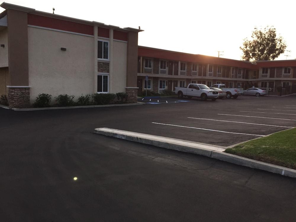 Ontario Inn & Suites photo 54
