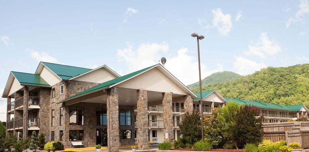 Cherokee Lodge photo 25