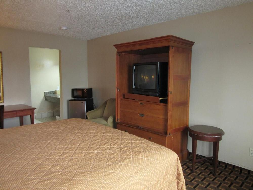 Royal Inn photo 30
