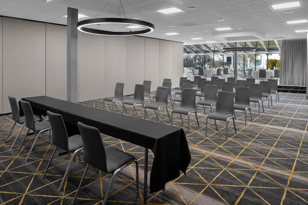 Holiday Inn Hasbrouck Heights-Meadowlands by IHG photo 39
