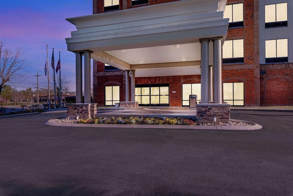 Comfort Suites Murfreesboro Shopping District photo 42