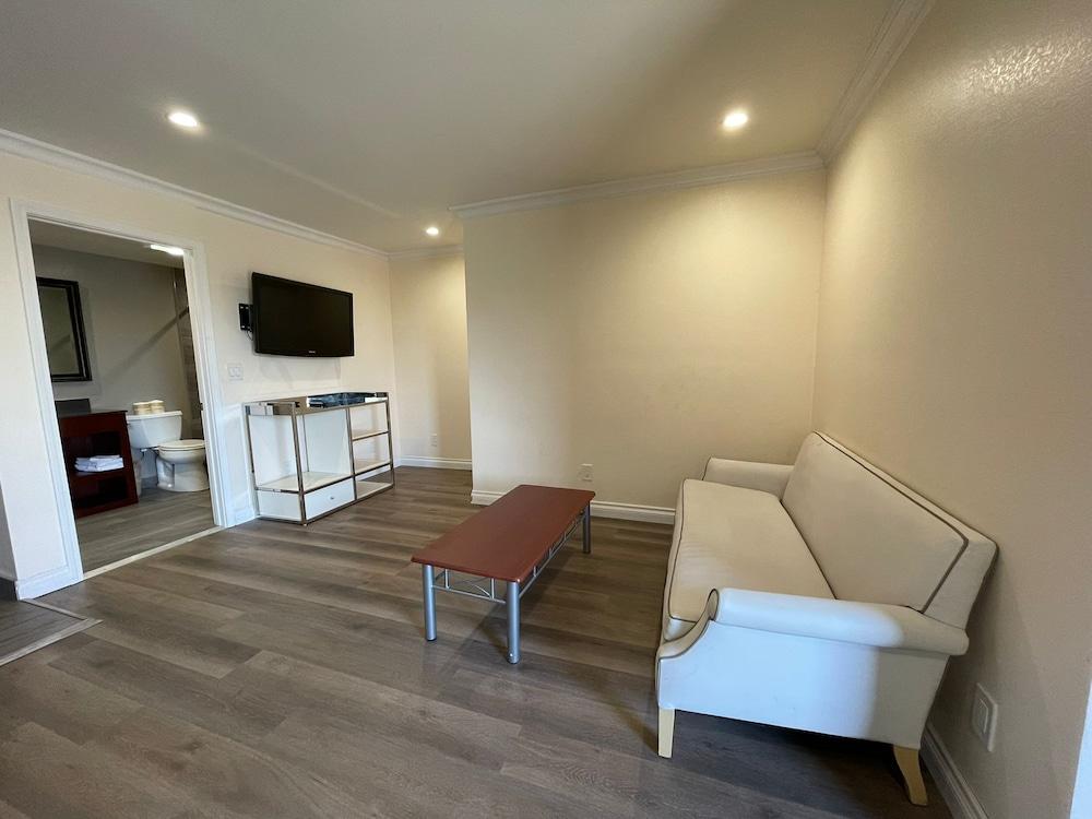 Gateway Inn Gardena photo 26