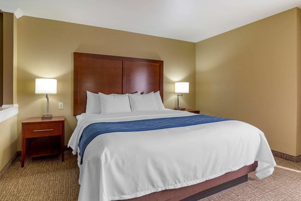 Comfort Inn & Suites Mandan - Bismarck photo 19