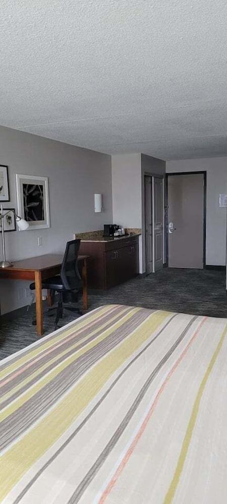 Country Inn & Suites by Radisson, Fredericksburg South (I-95), VA photo 30