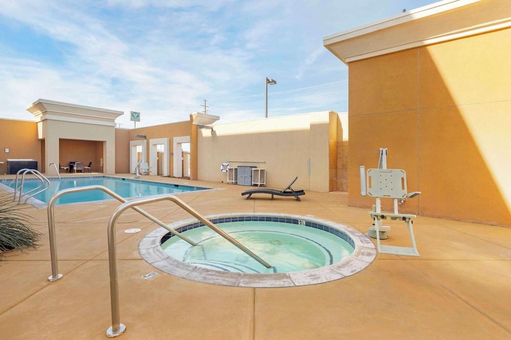 Comfort Suites Blythe photo 33