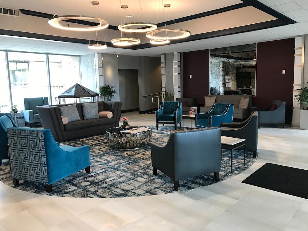 Sheraton Milwaukee Brookfield Hotel photo 3