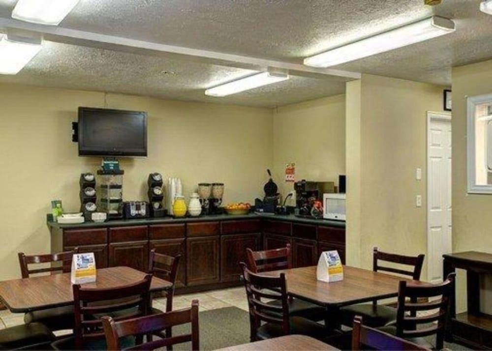 Cathedral Valley Inn photo 8