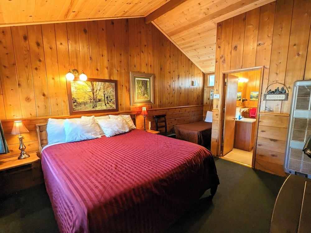 Bluebird Cottage Inn photo 30