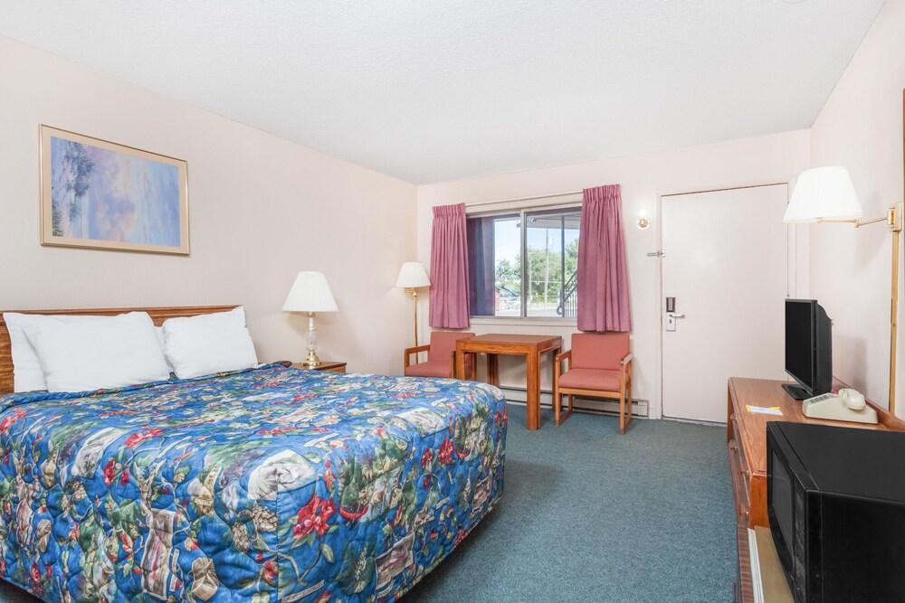 Days Inn by Wyndham Burns photo 3