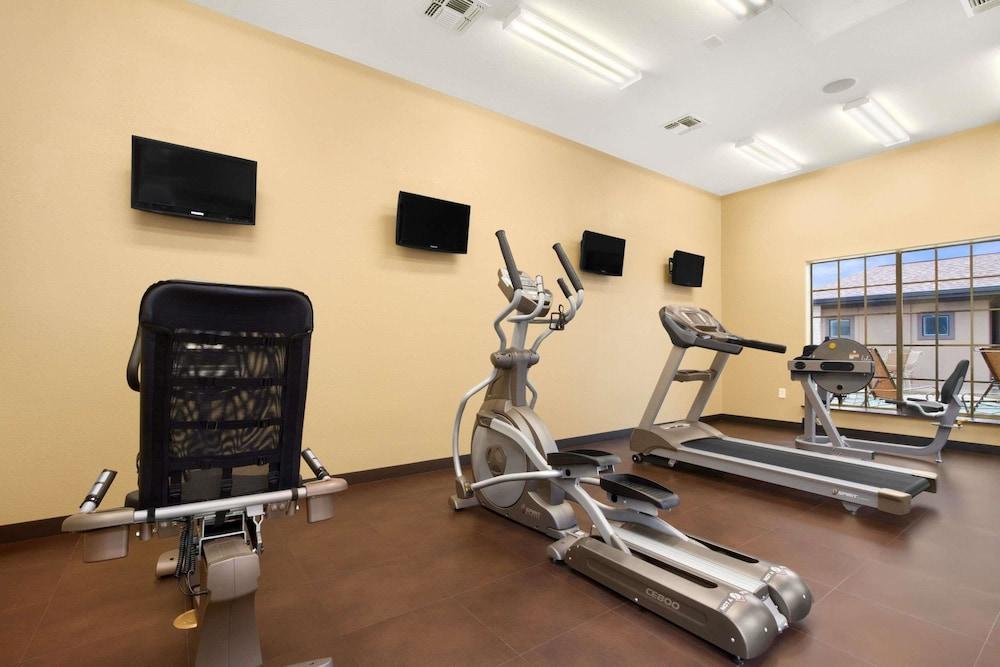 Microtel Inn & Suites by Wyndham Round Rock photo 10