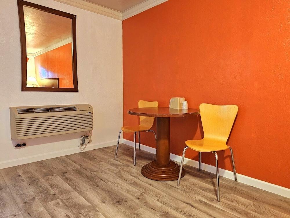 Motel 6 Canon City, CO photo 16