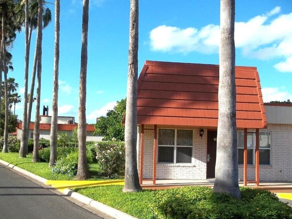 Victoria Palms Inn & Suites photo 1