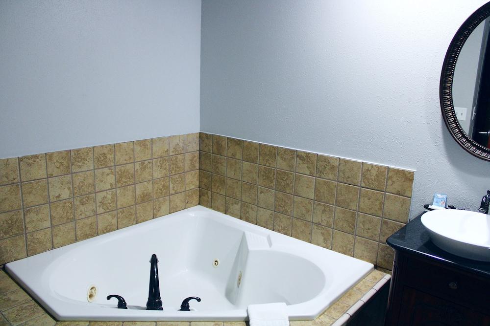 Greenlight Inn & Suites photo 8