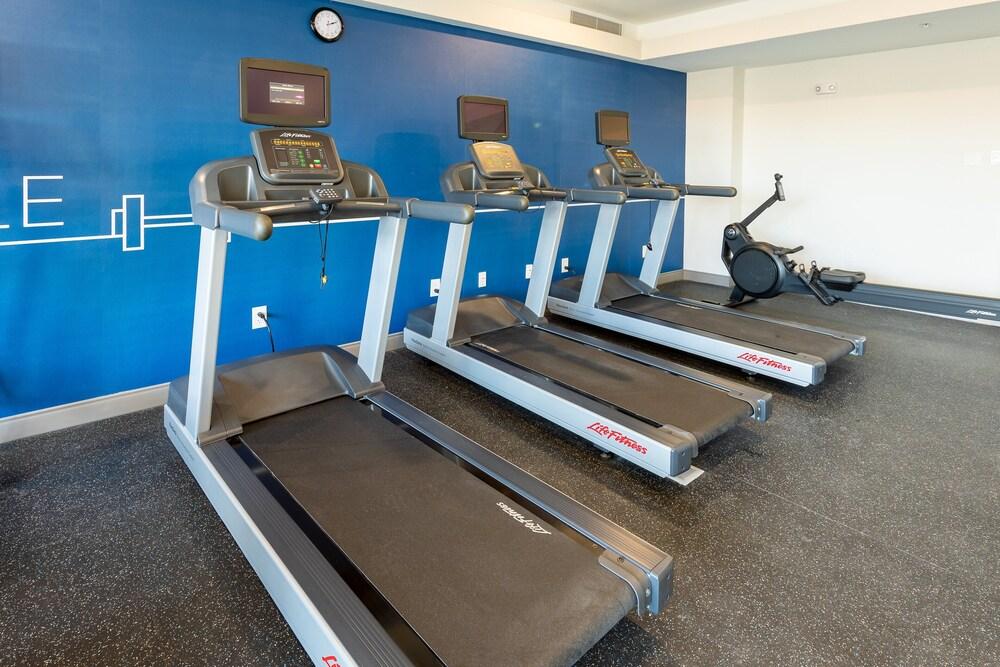 Holiday Inn Express & Suites Englewood Denver South by IHG photo 43
