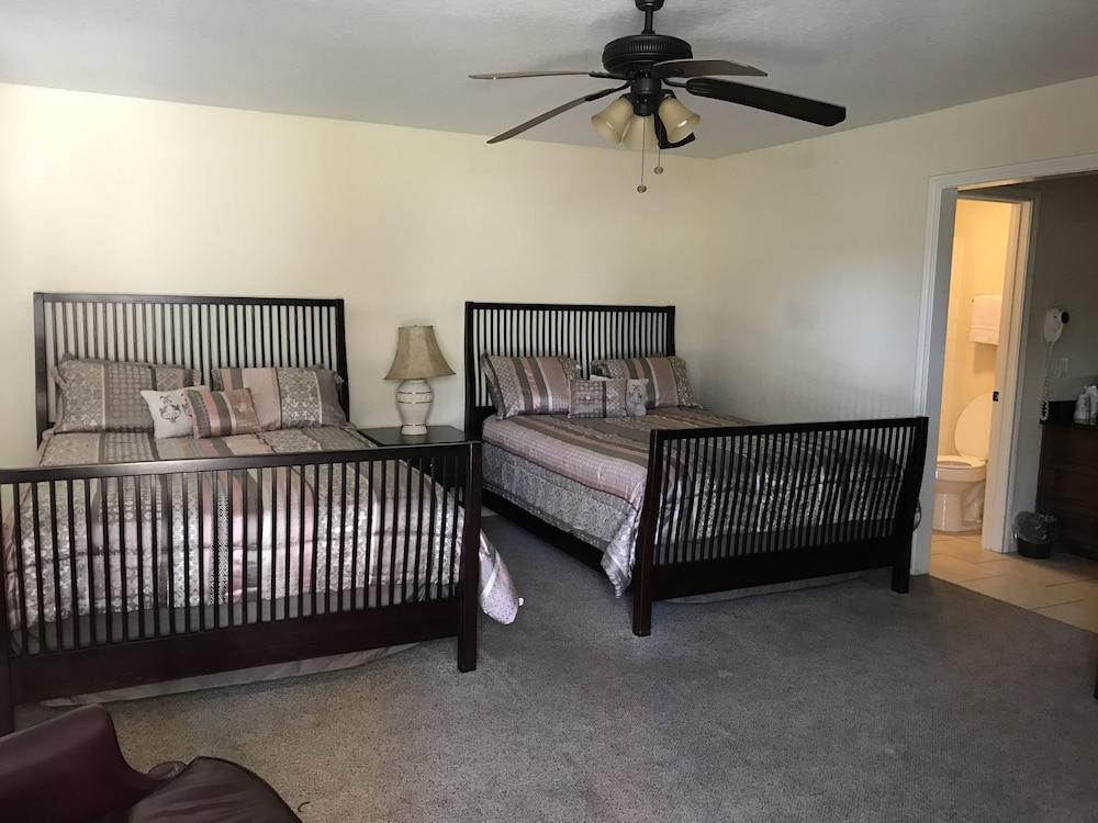 Columbia Lakes Resort Cottages photo 12